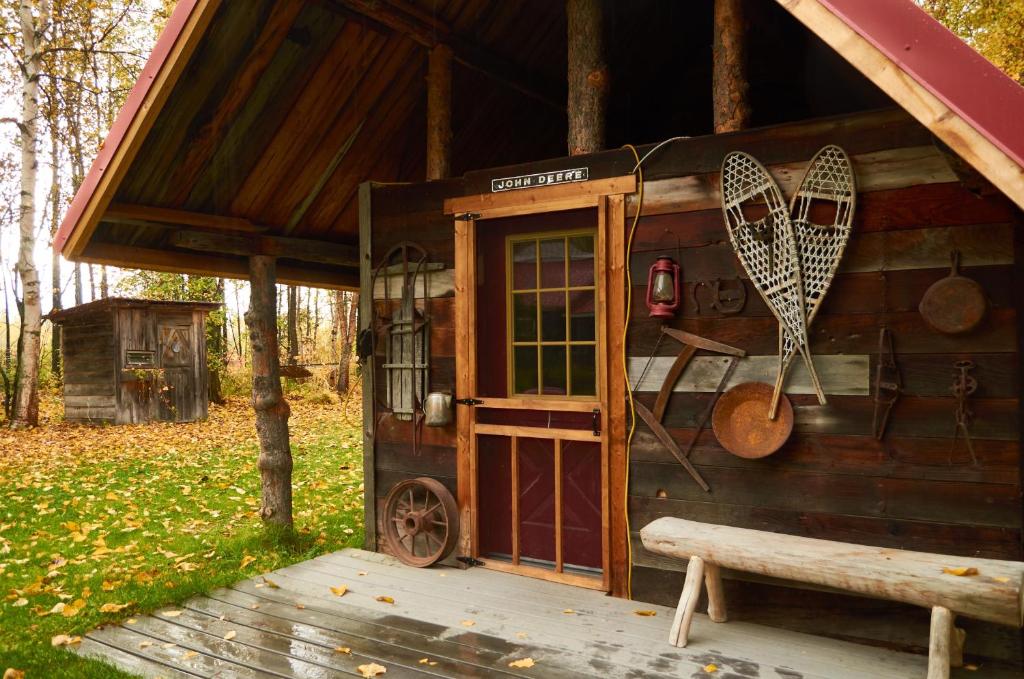 Trapper John's Cabin & Cottages